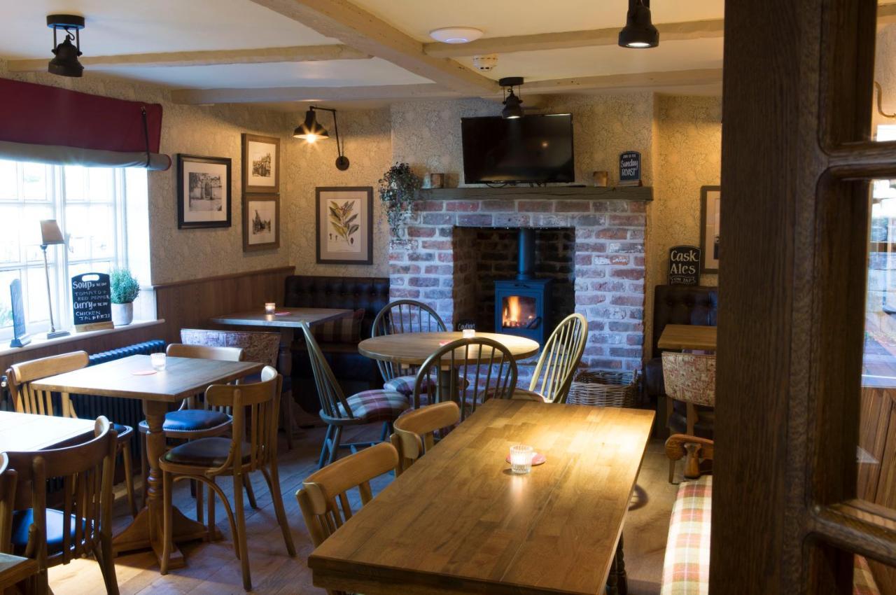 Red Lion Inn Little Budworth Exteriör bild