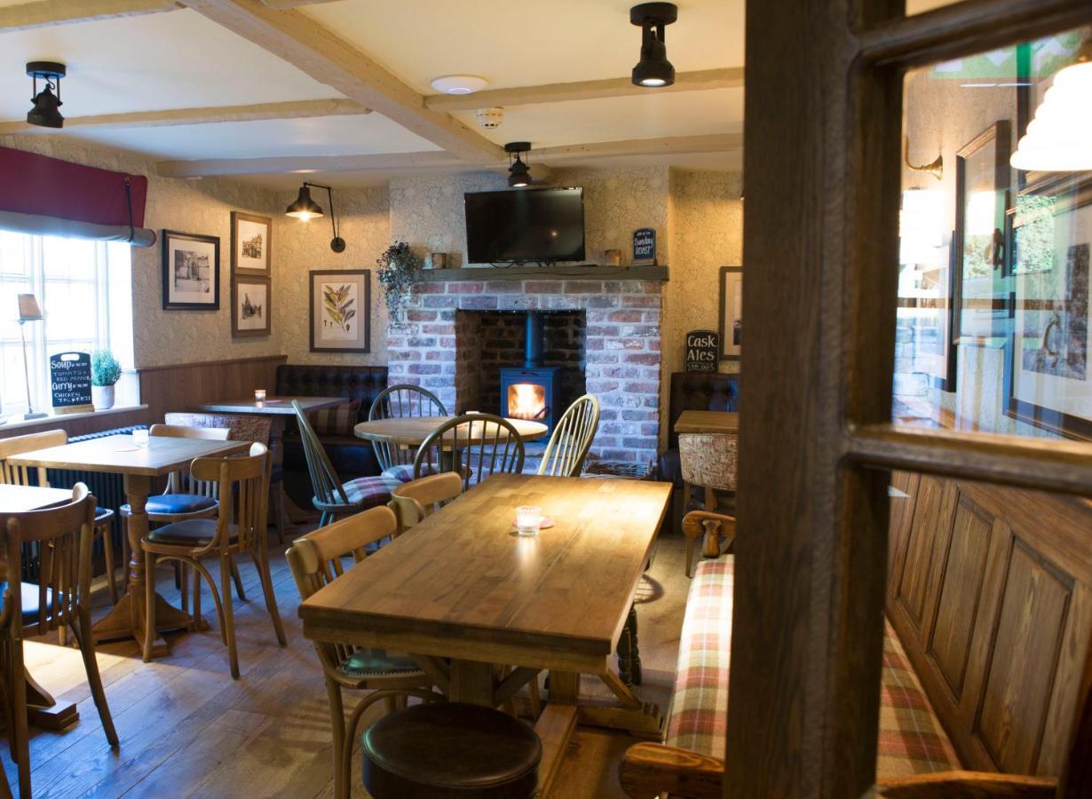 Red Lion Inn Little Budworth Exteriör bild