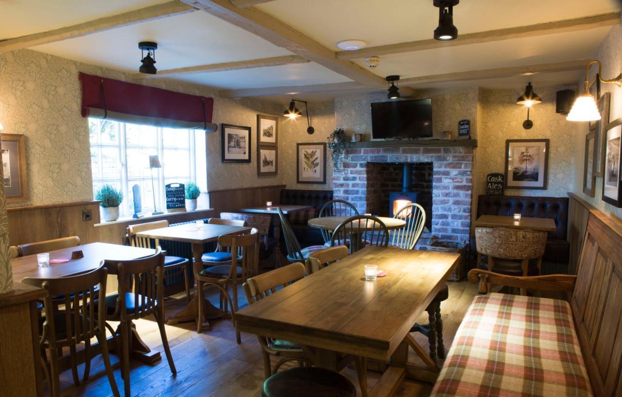 Red Lion Inn Little Budworth Exteriör bild